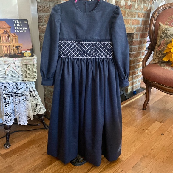 Handmade Hand smocked Girls Dress size 6/7 - Picture 4 of 16